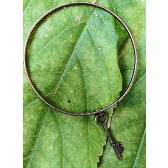 Locket Key Bracelet - Picture 1 of 1